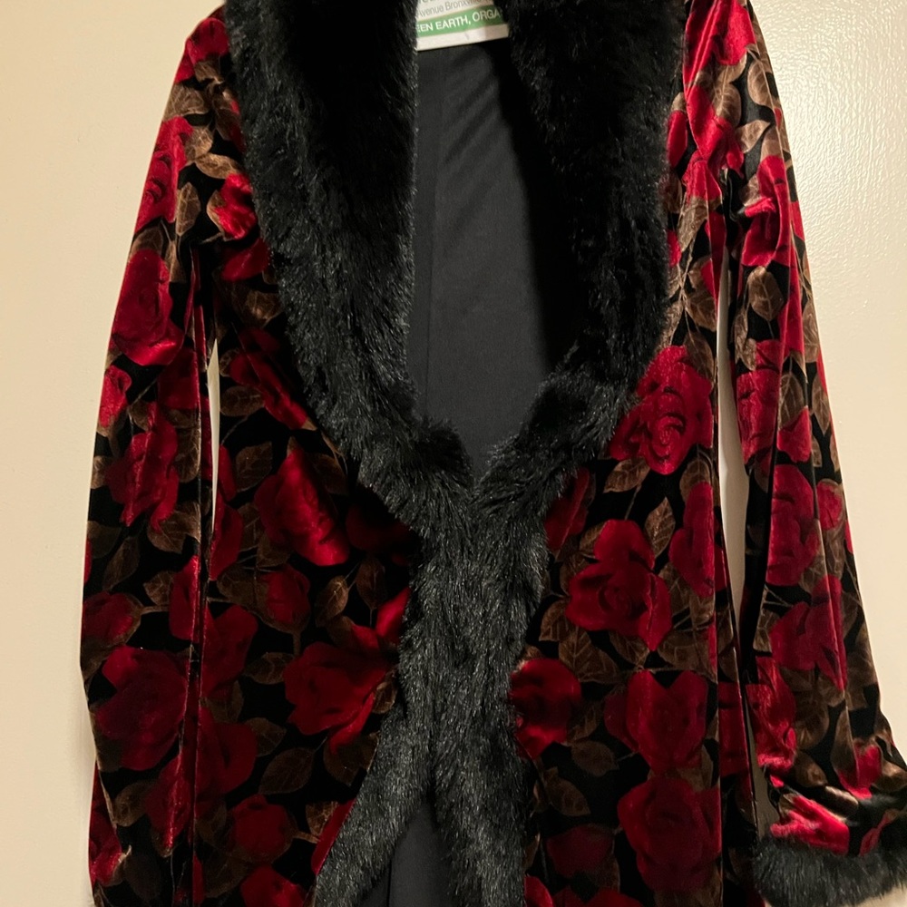 Gorgeous floral print Betsey Johnson duster
